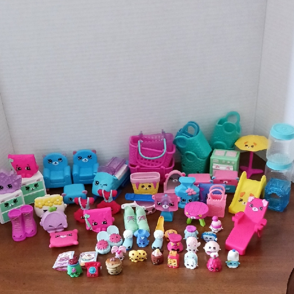 Colorful Shopkins Kids Toy Set By Moose Toys